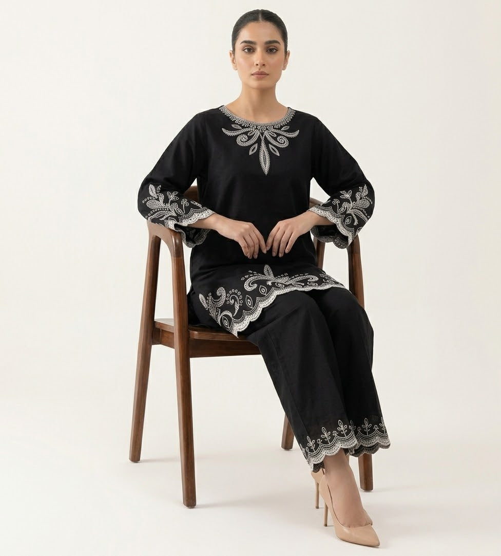 Elegant black 2-Piece Embroidered Suit